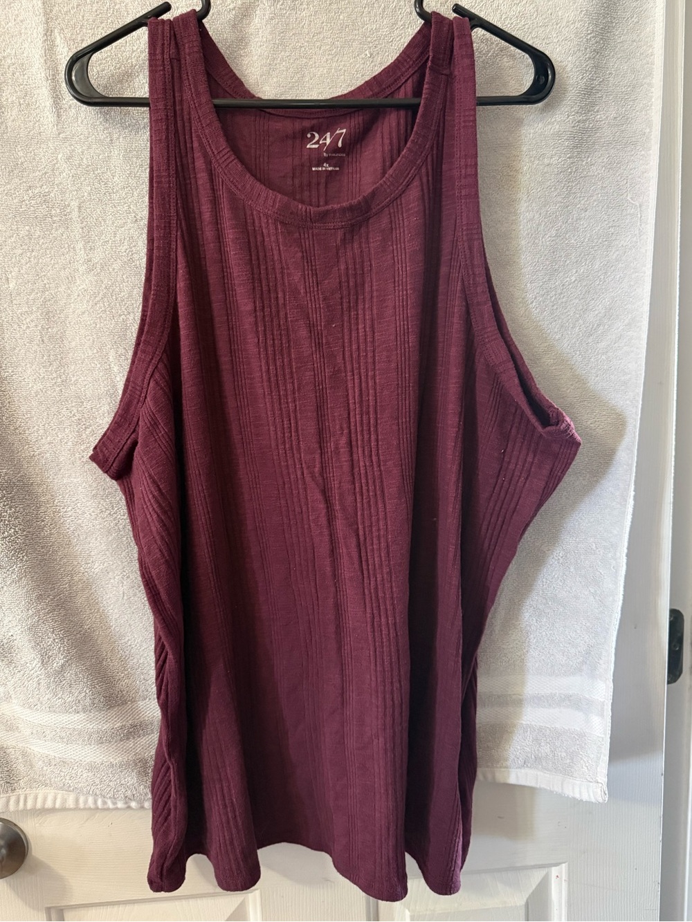 247 Women's Ribbed Scoop Neck Tank Top - Burgundy